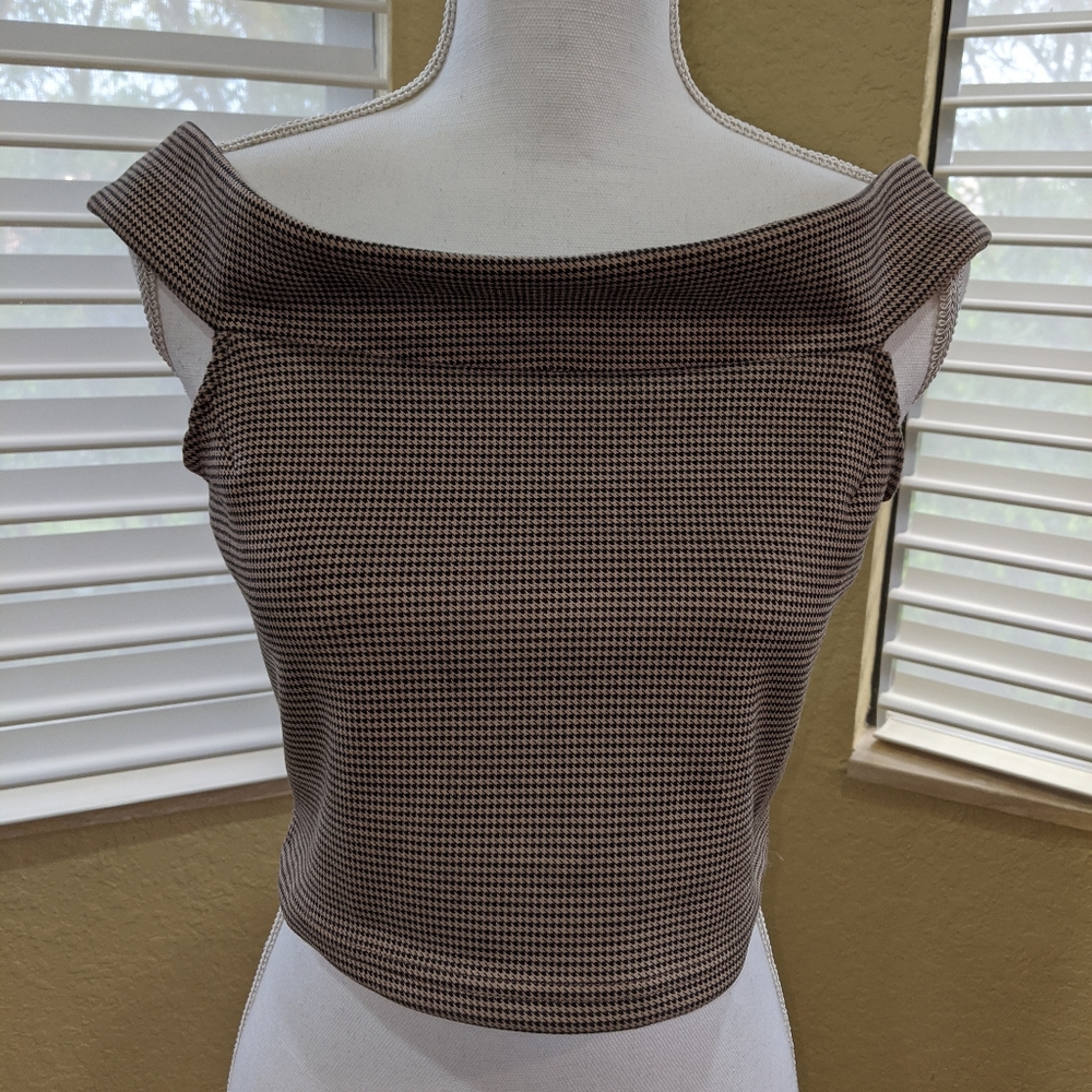 Off Shoulder French Kiss Crop Top L